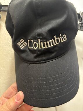 Columbia Logo  Cap in Black